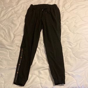 Womens Lululemon joggers size 6